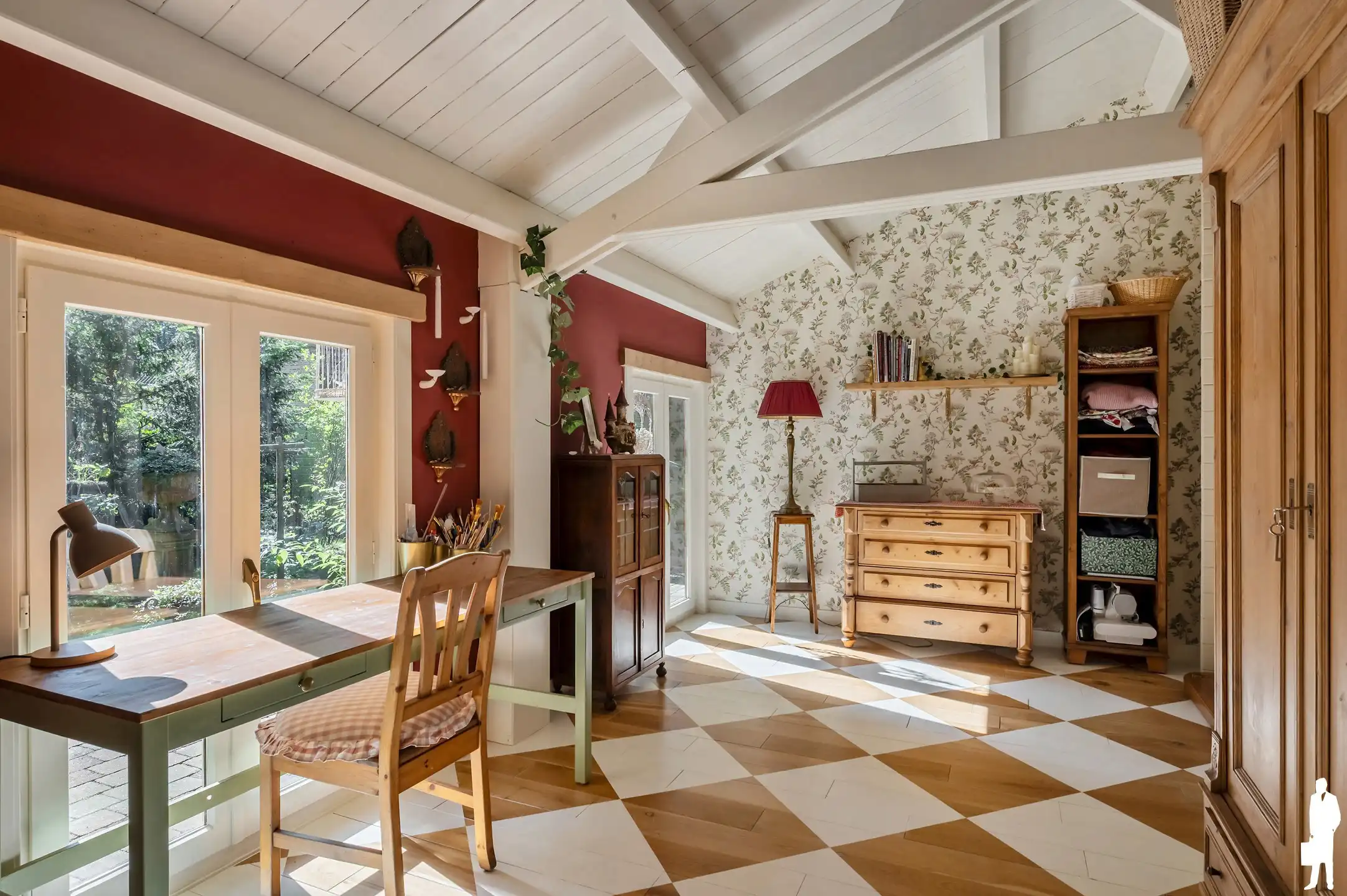 Charmante woning met volledige onderkeldering en achterliggend bos van ca. 31.493 m² foto 19