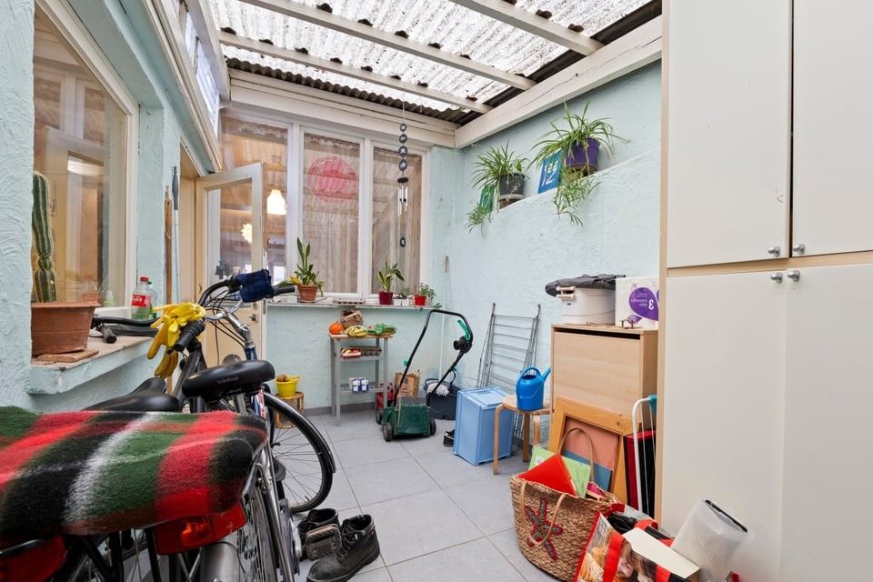 OP TE FRISSEN STADSWONING IN SINT-TRUIDEN foto 12