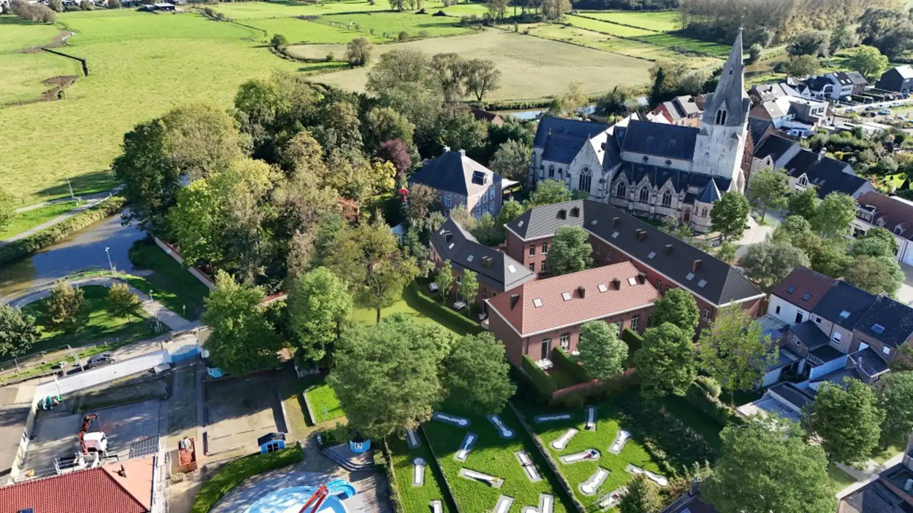 Kloostersite met vergunde herbestemming  foto 3