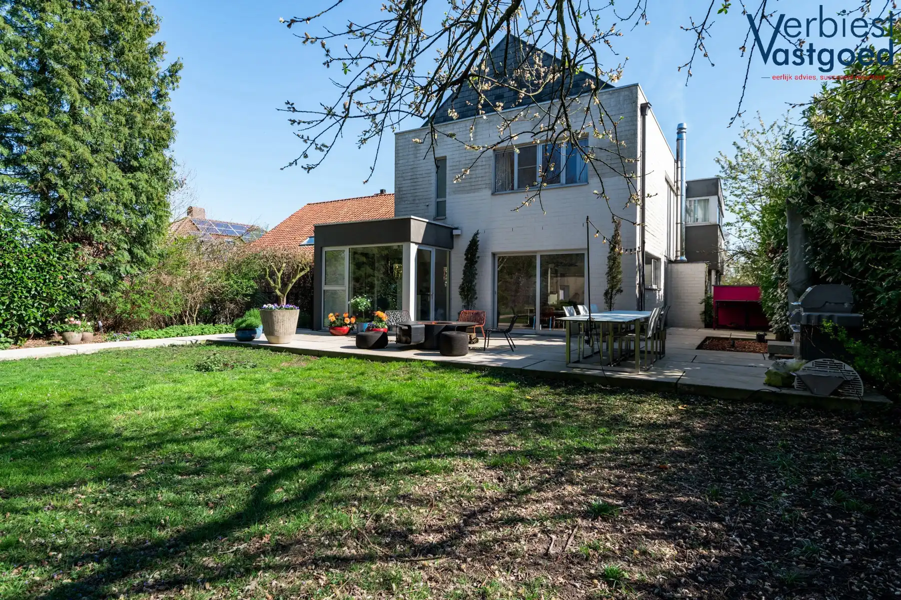 Exclusieve en lichtrijke villa met tuin op toplocatie foto 18