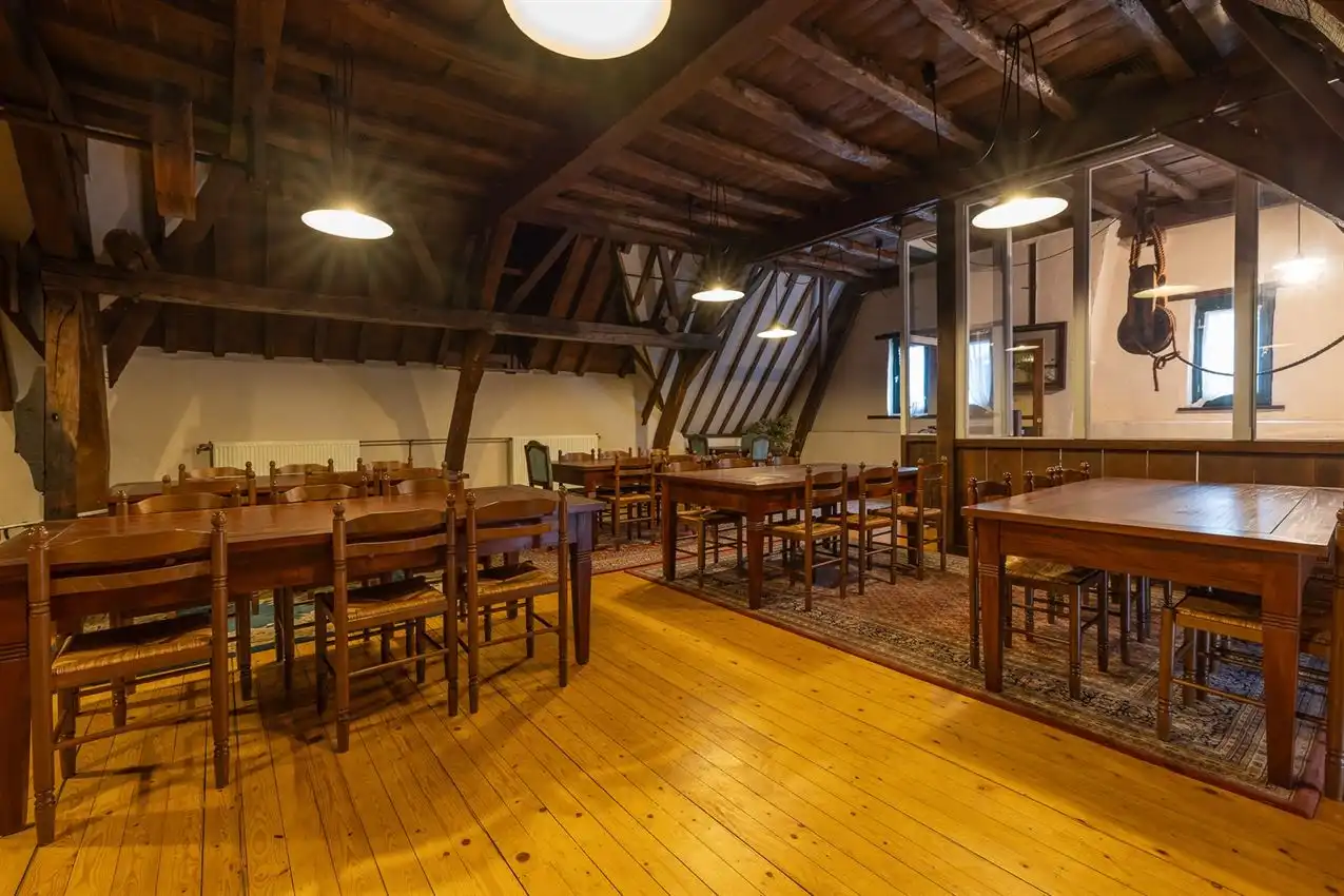 Uniek gebouw met historische waarde en karakter foto 14