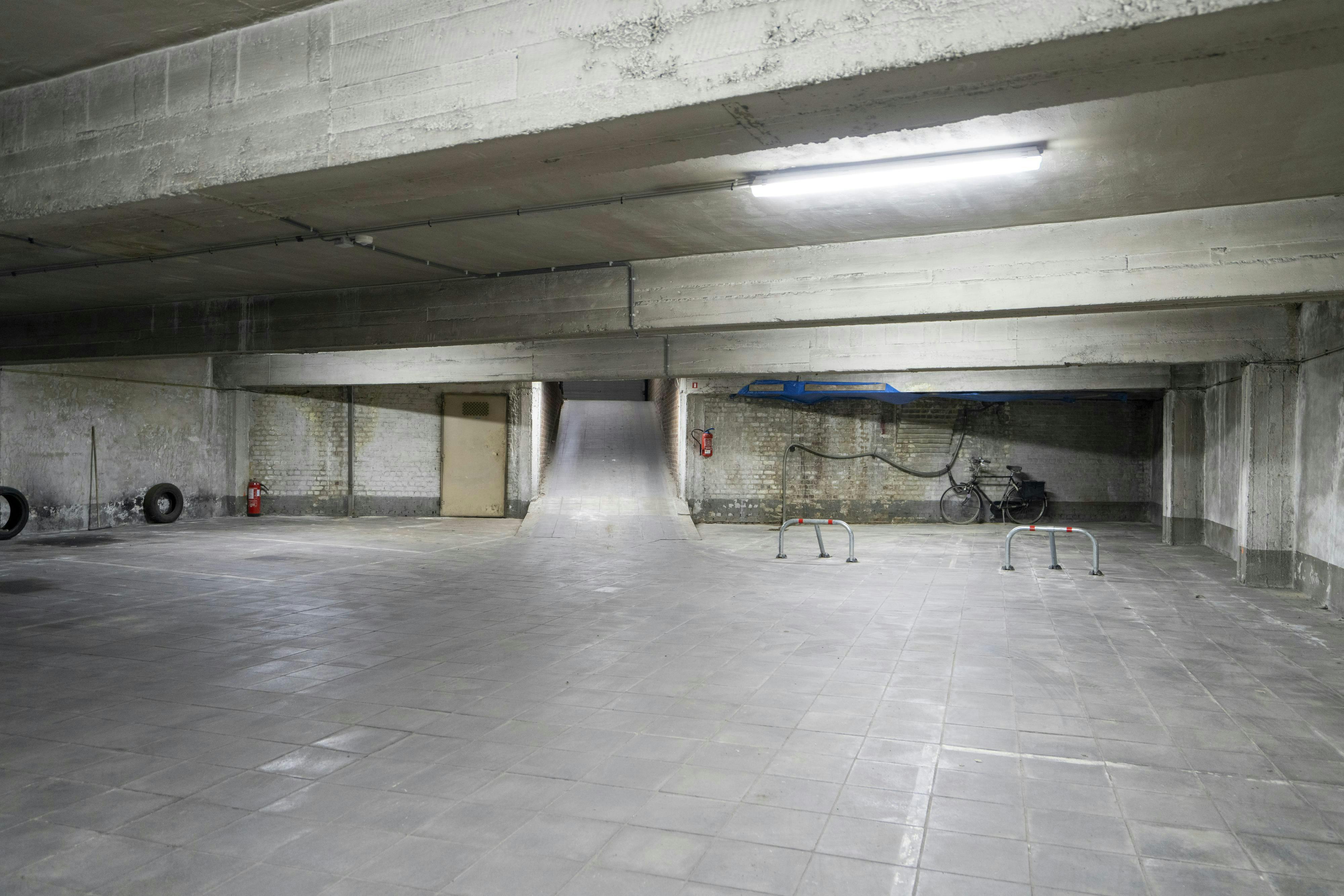 Ruim appartement met 2 slaapkamers in hartje Kortrijk foto 13