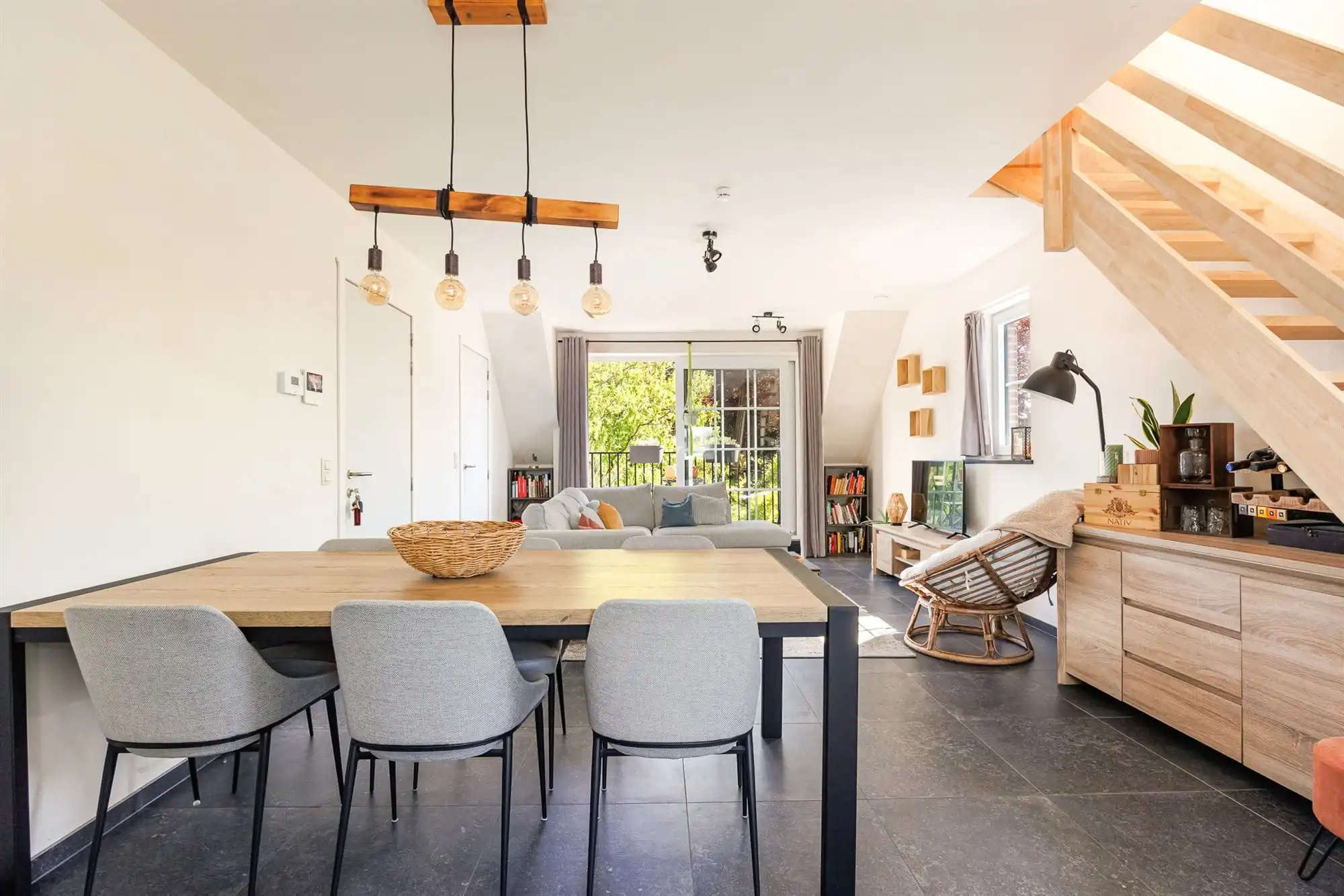 Instapklaar duplexappartement met een terras foto 16