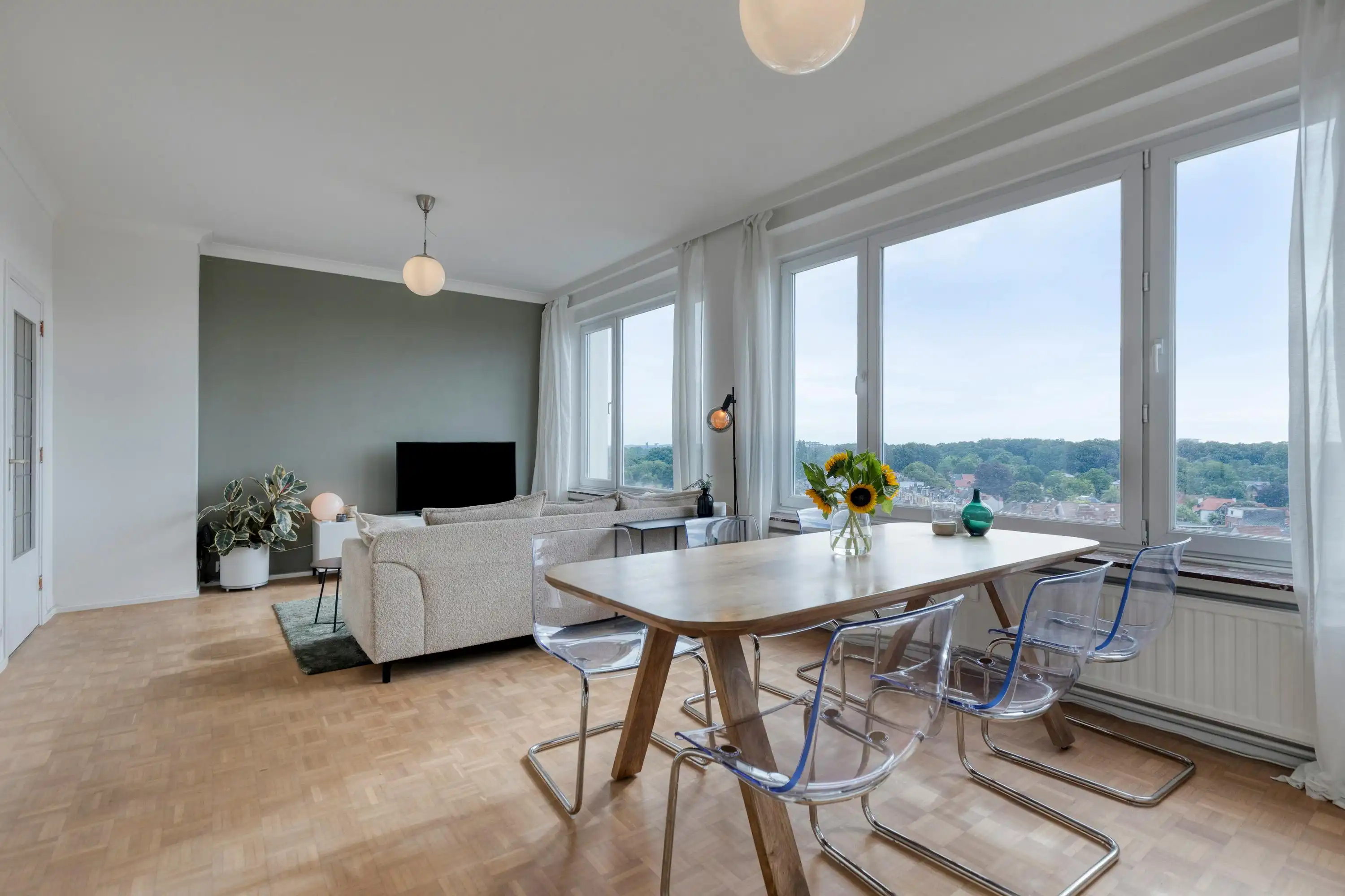  Appartement met 2 slaapkamers, terras en parking te koop in Antwerpen foto 6