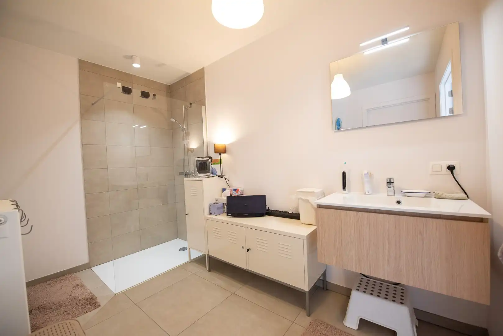 Instapklaar appartement met ruim terras en autostaanplaats in Deerlijk foto 11