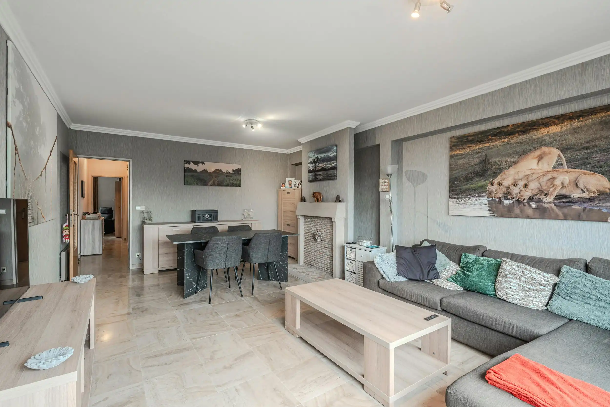 Instapklaar 2-slaapkamer appartement te koop te Gistel  foto {{pictureIndex}}