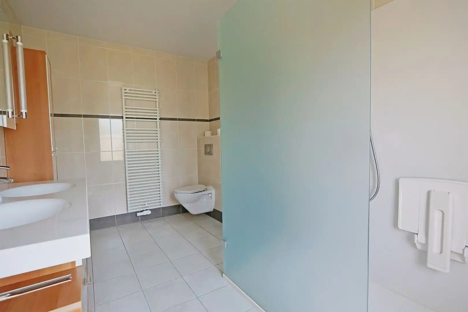 Goed onderhouden villa nabij het centrum foto 11