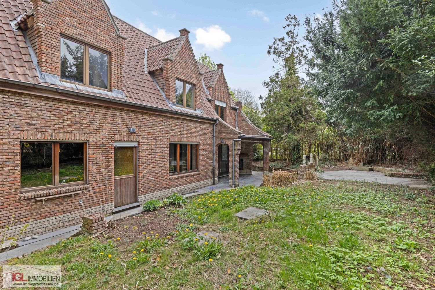 Ruime villa met potentieel op toplocatie in Huizingen foto 19