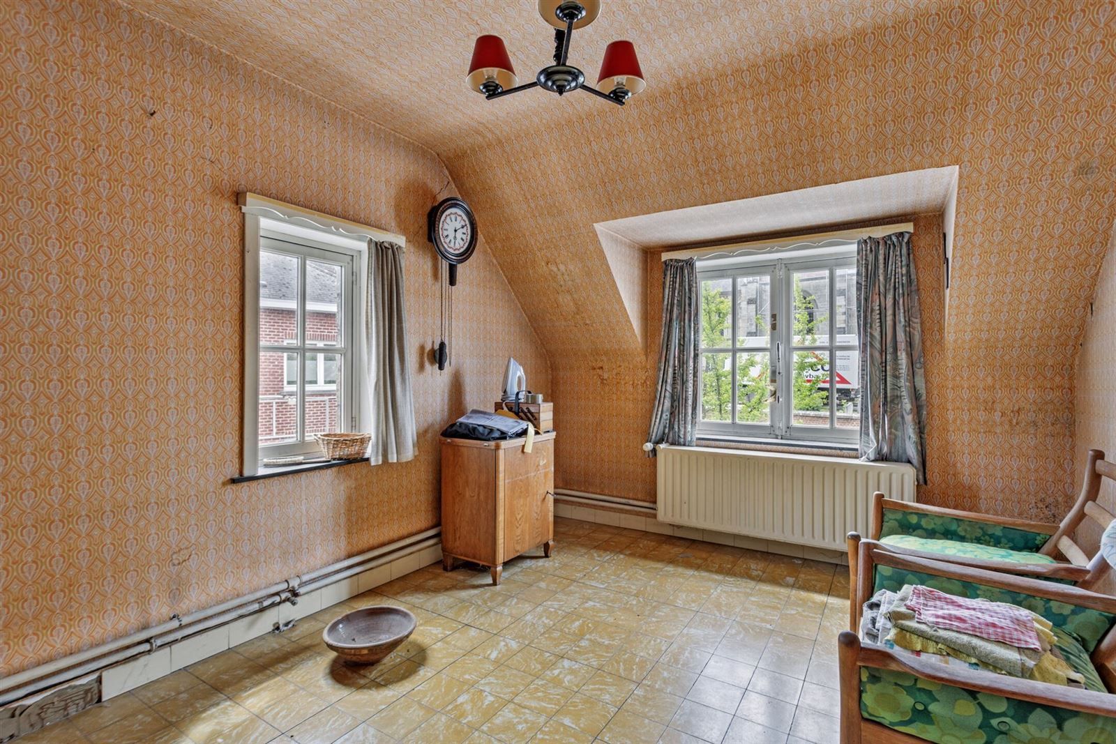 Ruime woning met 5 slaapkamers en aparte handelsruimte + tuin foto 20