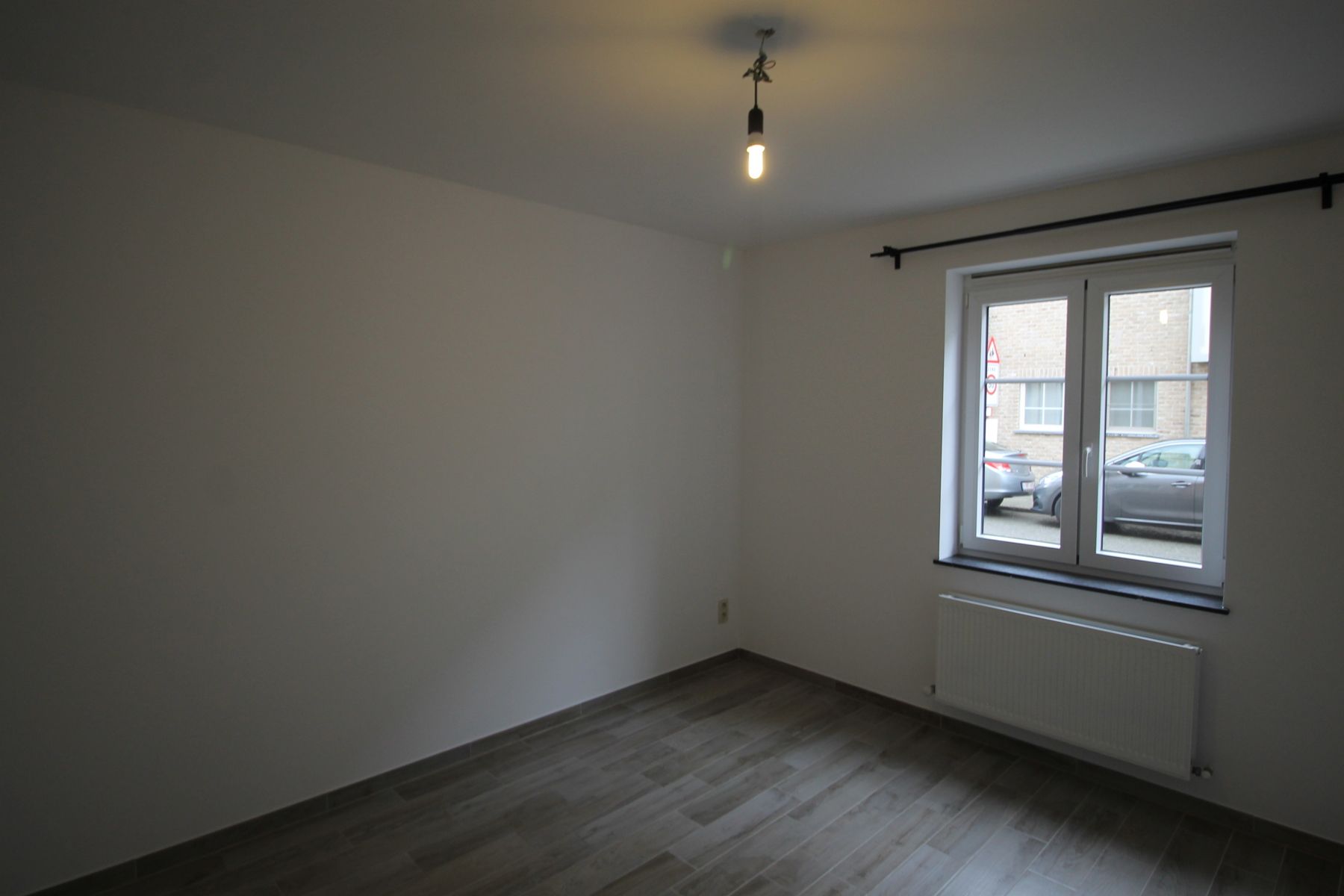 Een appartement op de benedenverdieping met 2 slaapkamers, ruim terras en carport. foto 10