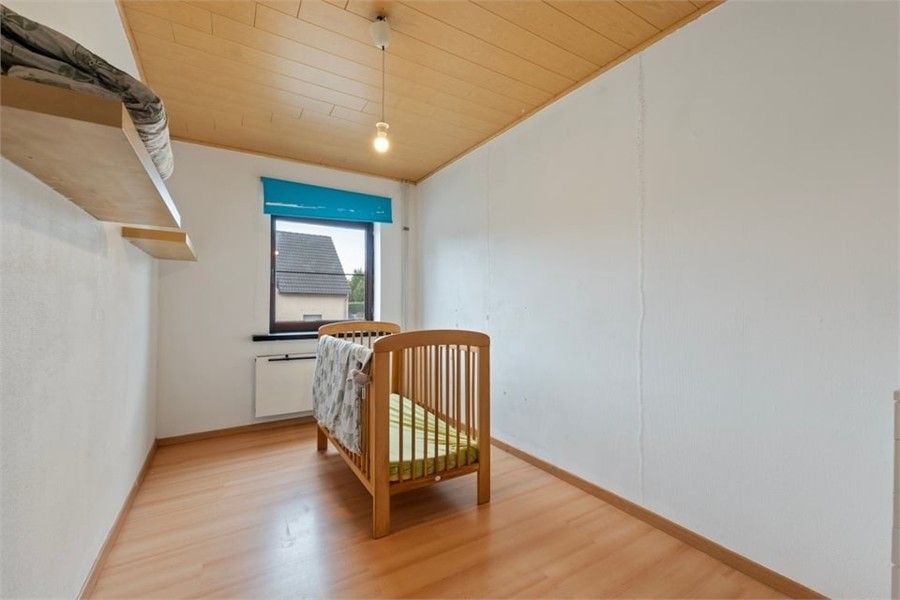 CHARMANTE GEZINSWONING OP EEN RUIM PERCEEL IN BUVINGEN foto 22