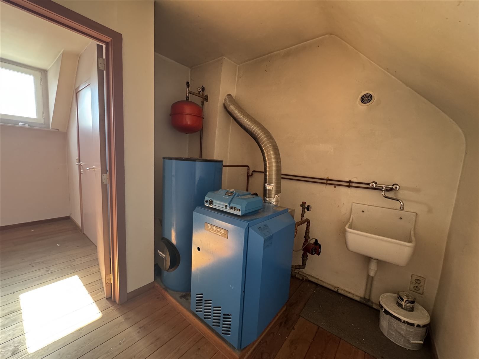 Ruime stapelwoning met 2 slaapkamers en garage foto 18