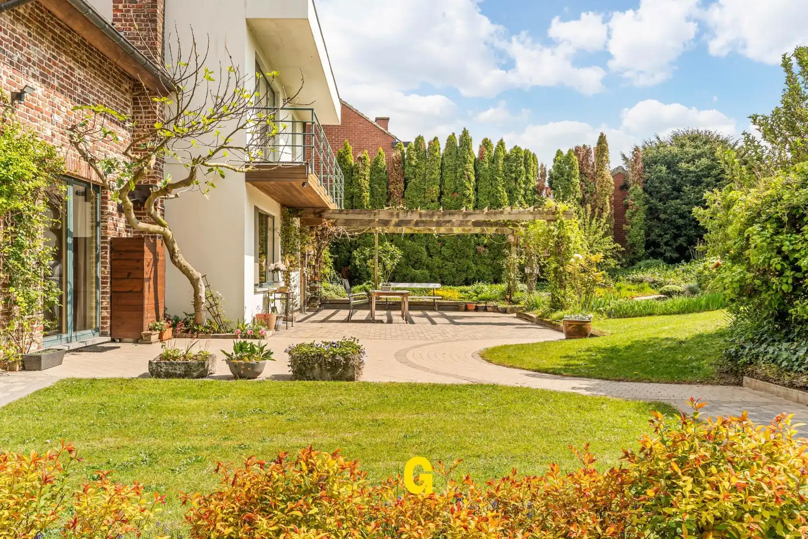 Uitstekend heropgebouwde karakterwoning op 50 are, in een gegeerde rustige omgeving met zicht op de omliggende velden. foto 4