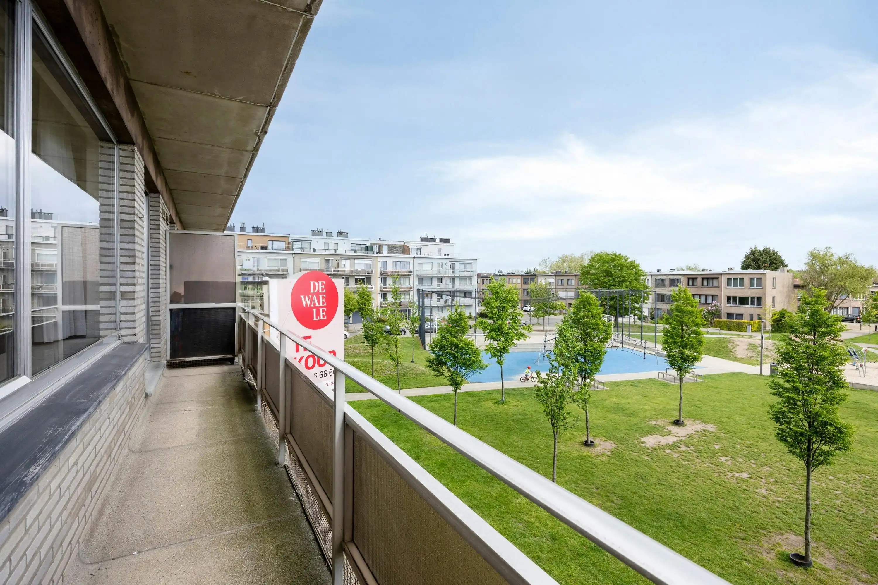 Lichtrijk appartement met 3 kamers te koop in Merksem foto 20