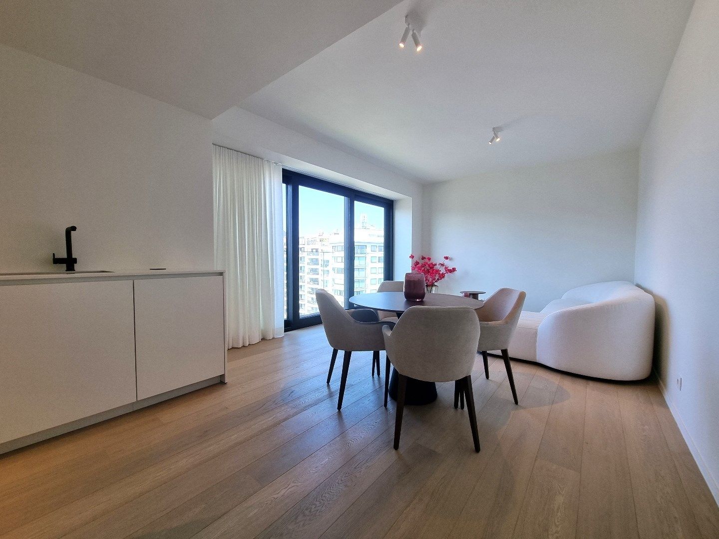 Uniek aanbod: duplexappartement in de prestigieuze Heldentoren foto 3