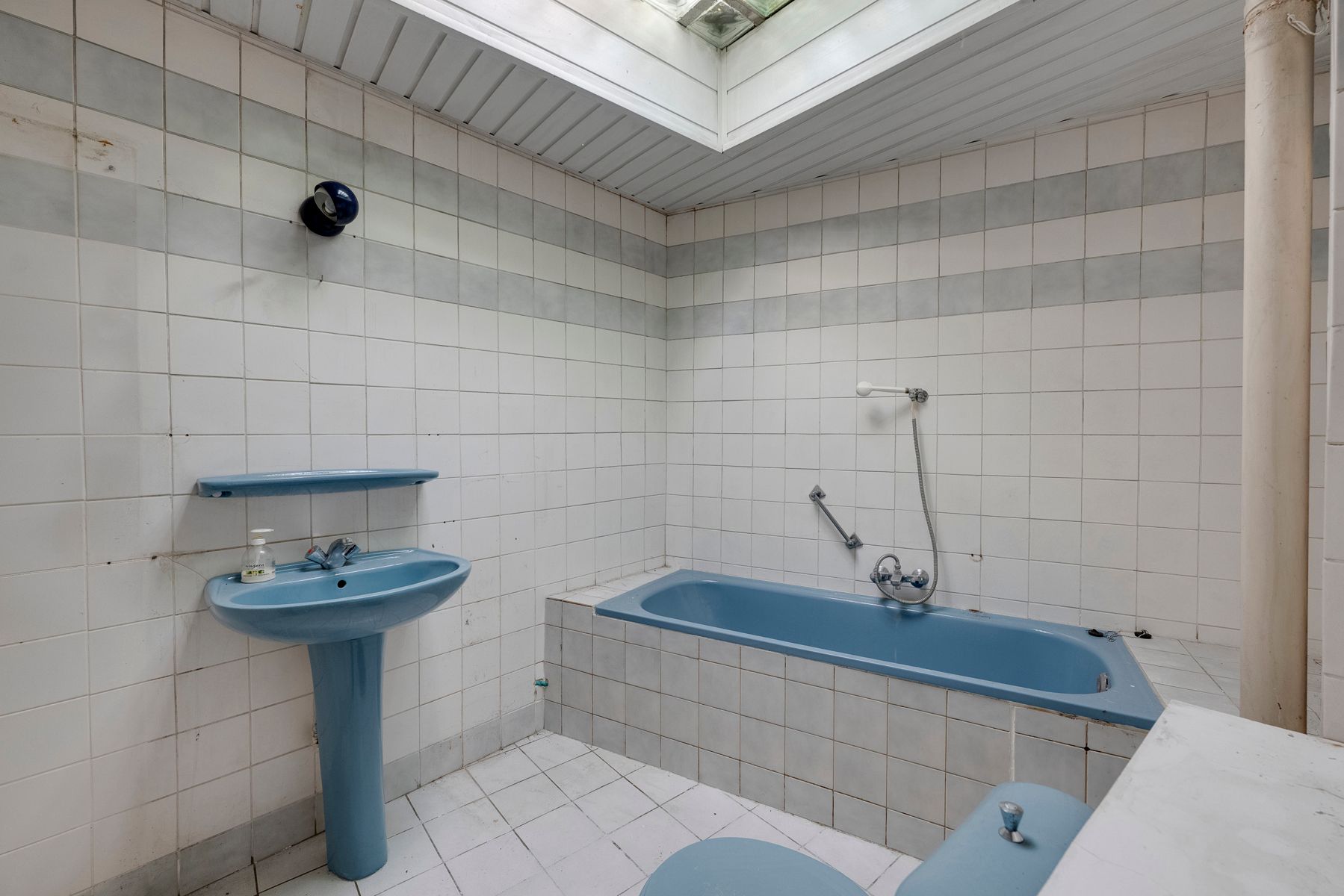 Te renoveren herenhuis met garage in hartje Markgravebuurt foto 5