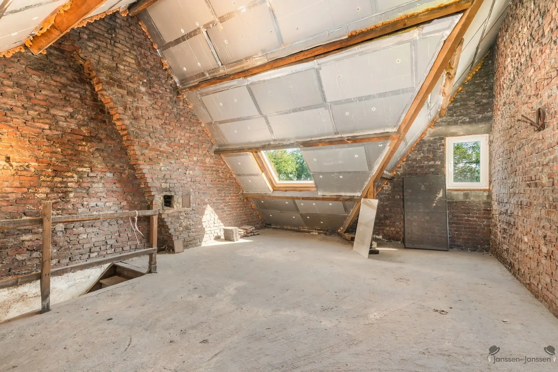 Charmante rijwoning met tuin in het groene Waterschei foto 16