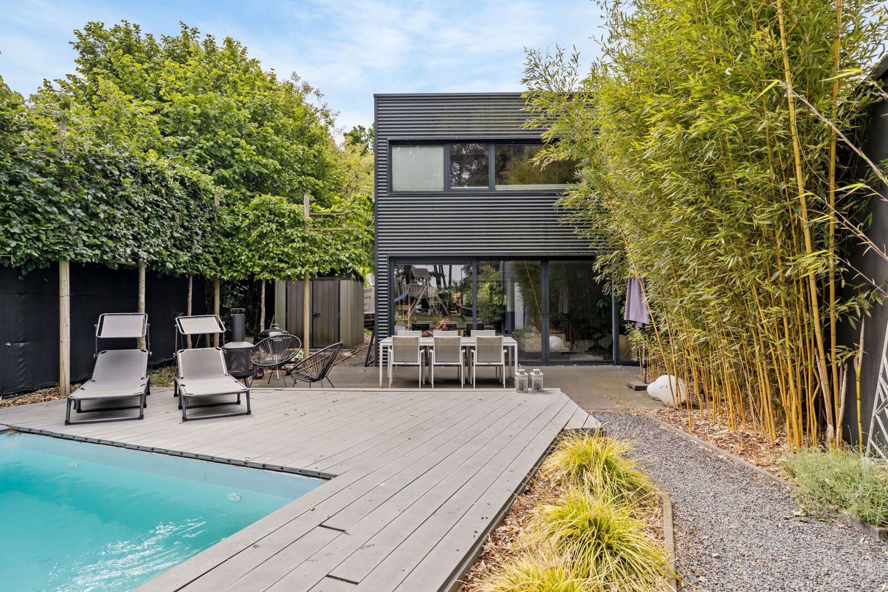 Vrijstaande villa met 4 slpk, zwembad & prachtige badkamer foto 24