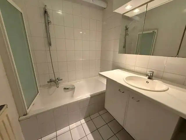 Verzorgd appartement met 1 slaapkamer, terras en lift in het centrum van Maaseik.  foto 10