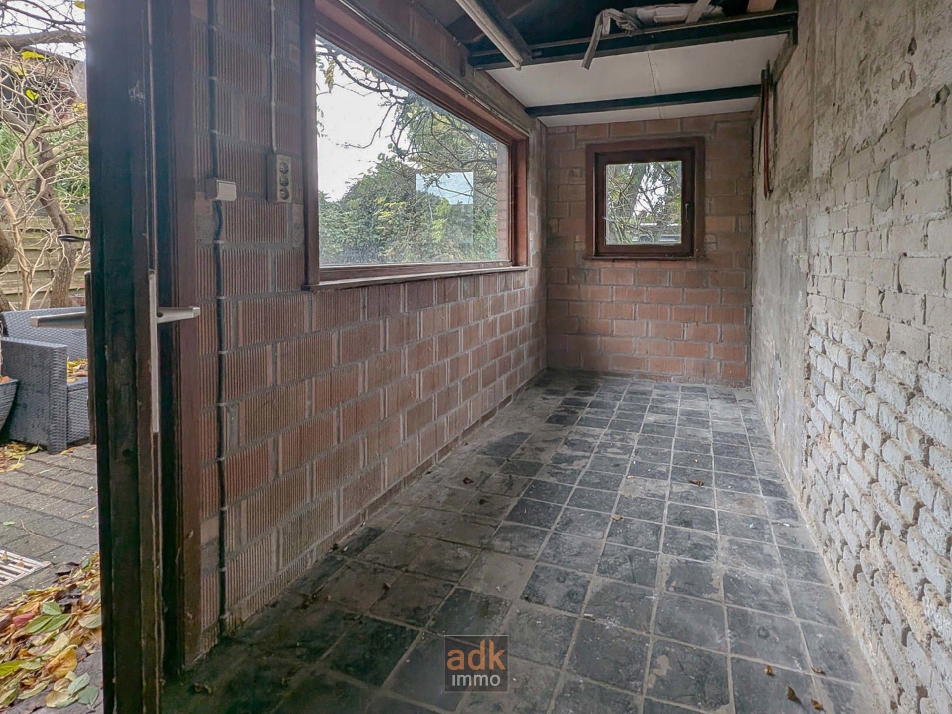 Herenhuis te koop met zuidwest gerichte tuin en parkeerplaats. Vernieuwd dak, nieuwe elektriciteit & nieuwe aardgas-CV foto 25