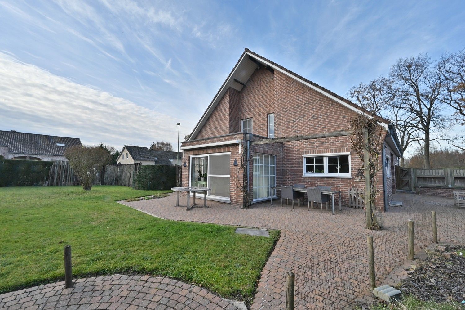 Riante woning met 5 slaapkamers (praktijkruimte), rustig gelegen nabij natuur foto 5