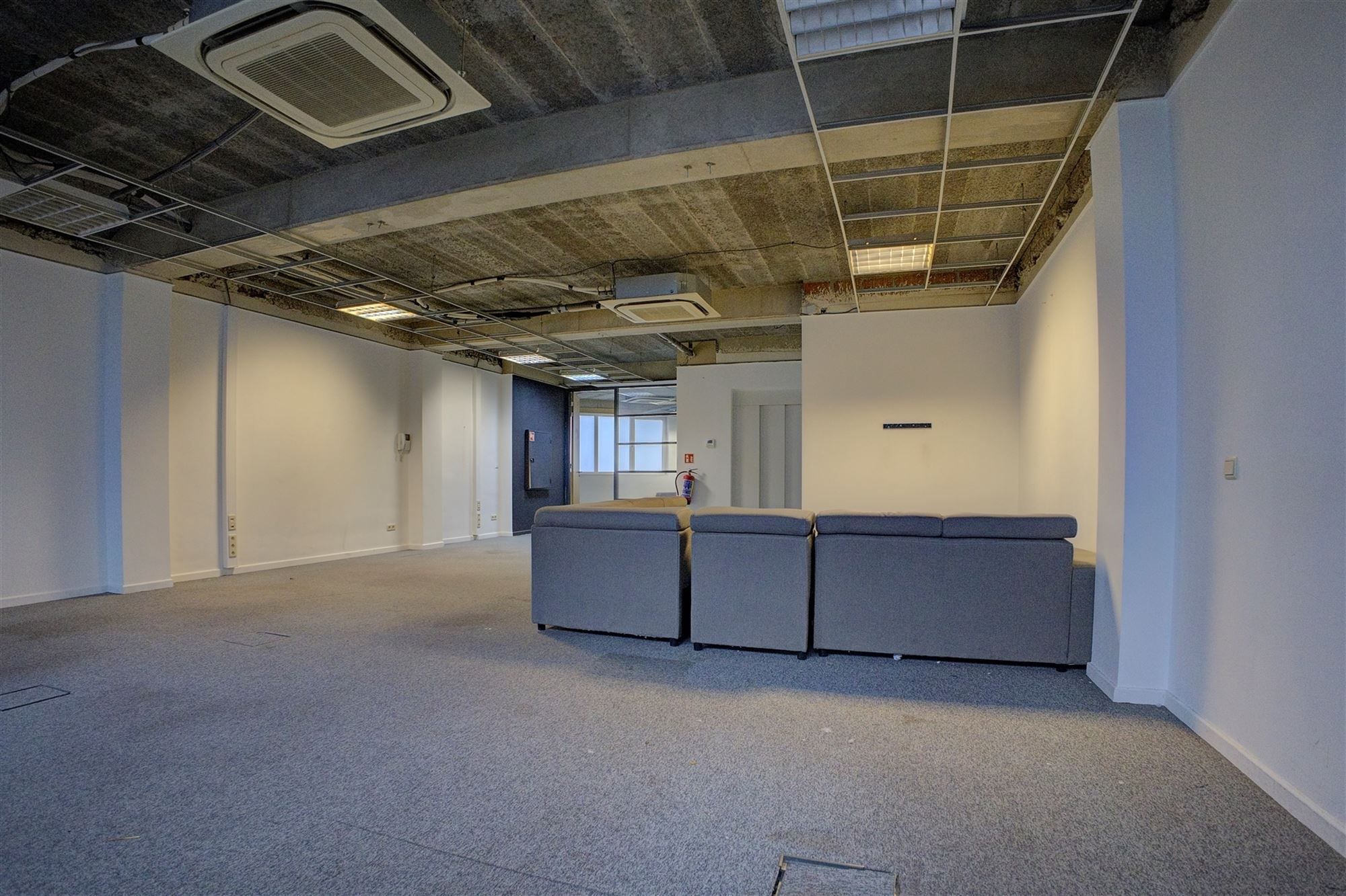 Kantoorgebouw/ conversie tot 7 appartementen mogelijk foto 5