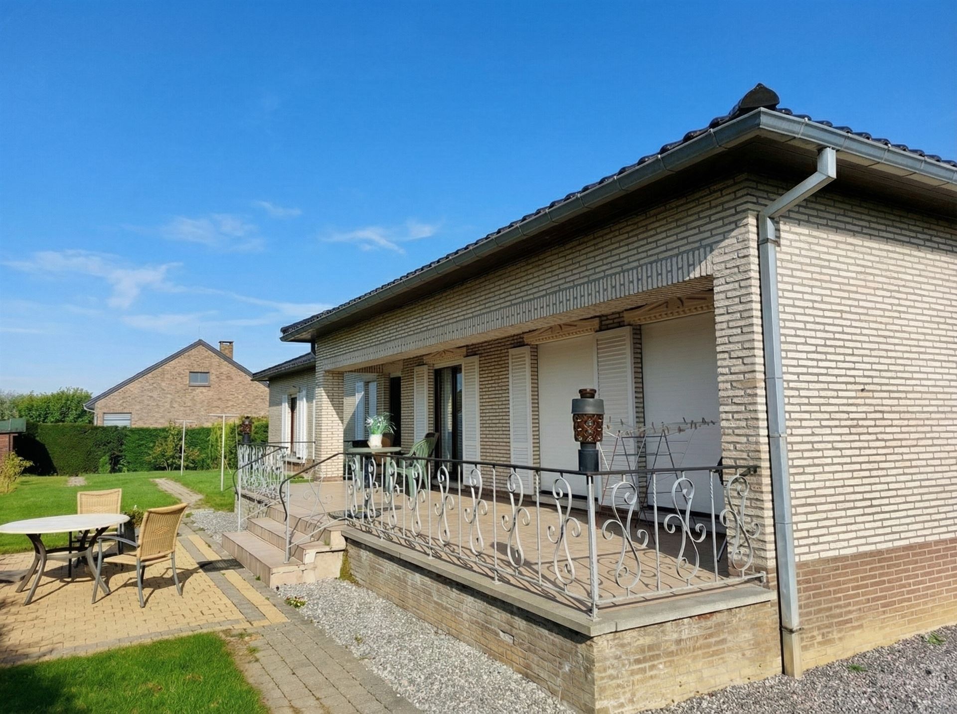 Zeer ruime villa (483 m²) op 16a48ca in Dilsen-Stokkem, goed onderhouden en vol potentieel om te transformeren tot uw hedendaagse droomwoning. foto 37