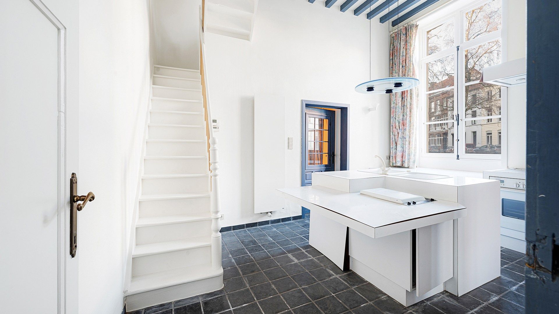 Charmante woning aan het Sint-Annaplein te Brugge foto 8