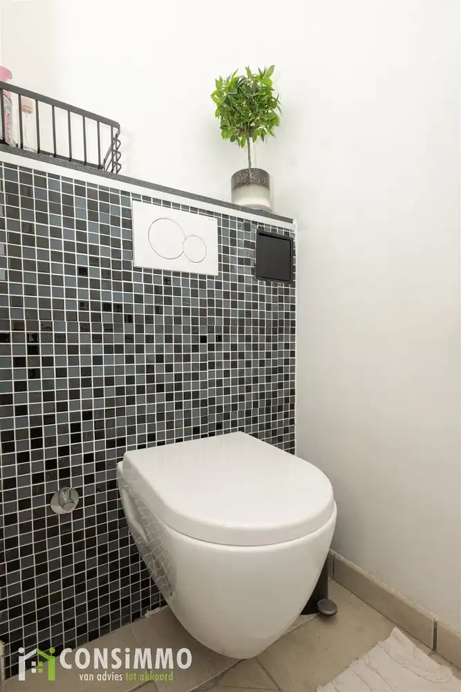 Woonst met handelspand op centrale ligging in Genk-Bret foto 24