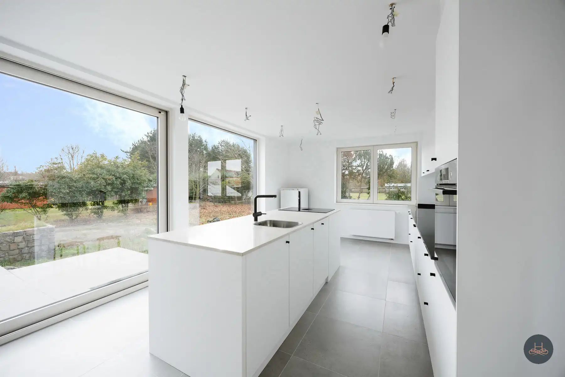 Vernieuwbouwvilla met praktijkruimte in rustige buurt foto 8