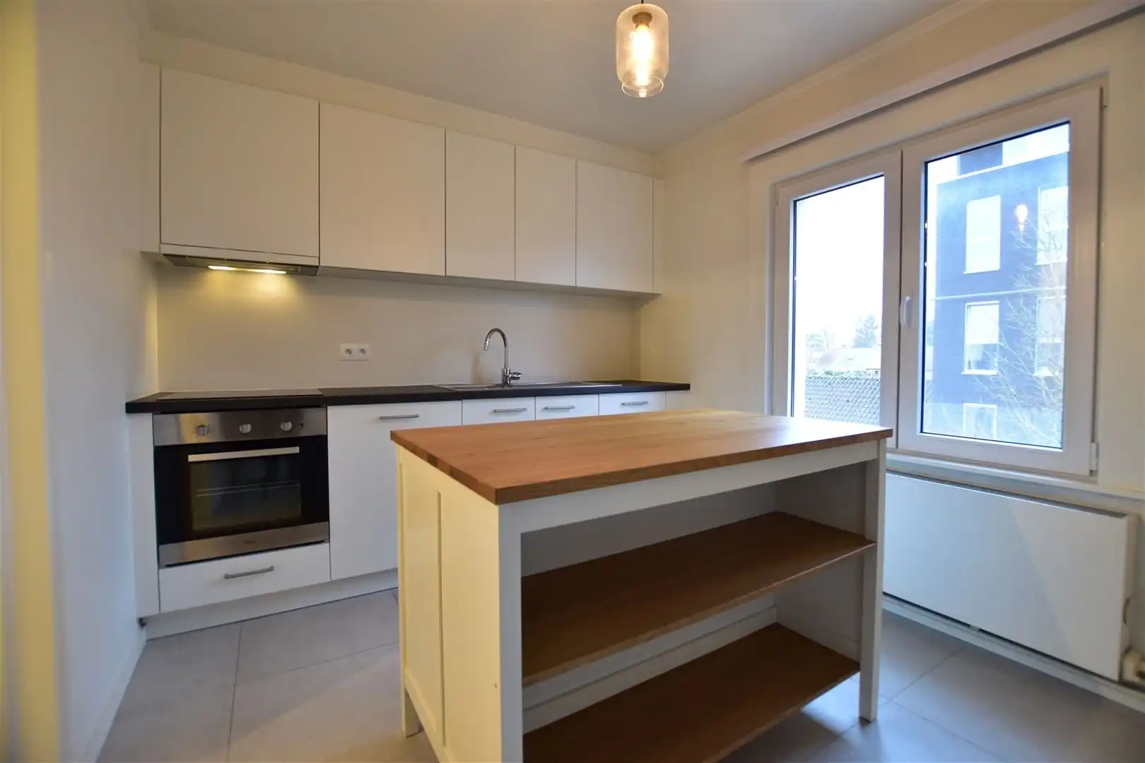 Gerenoveerd appartement te Sint-Gillis foto 6