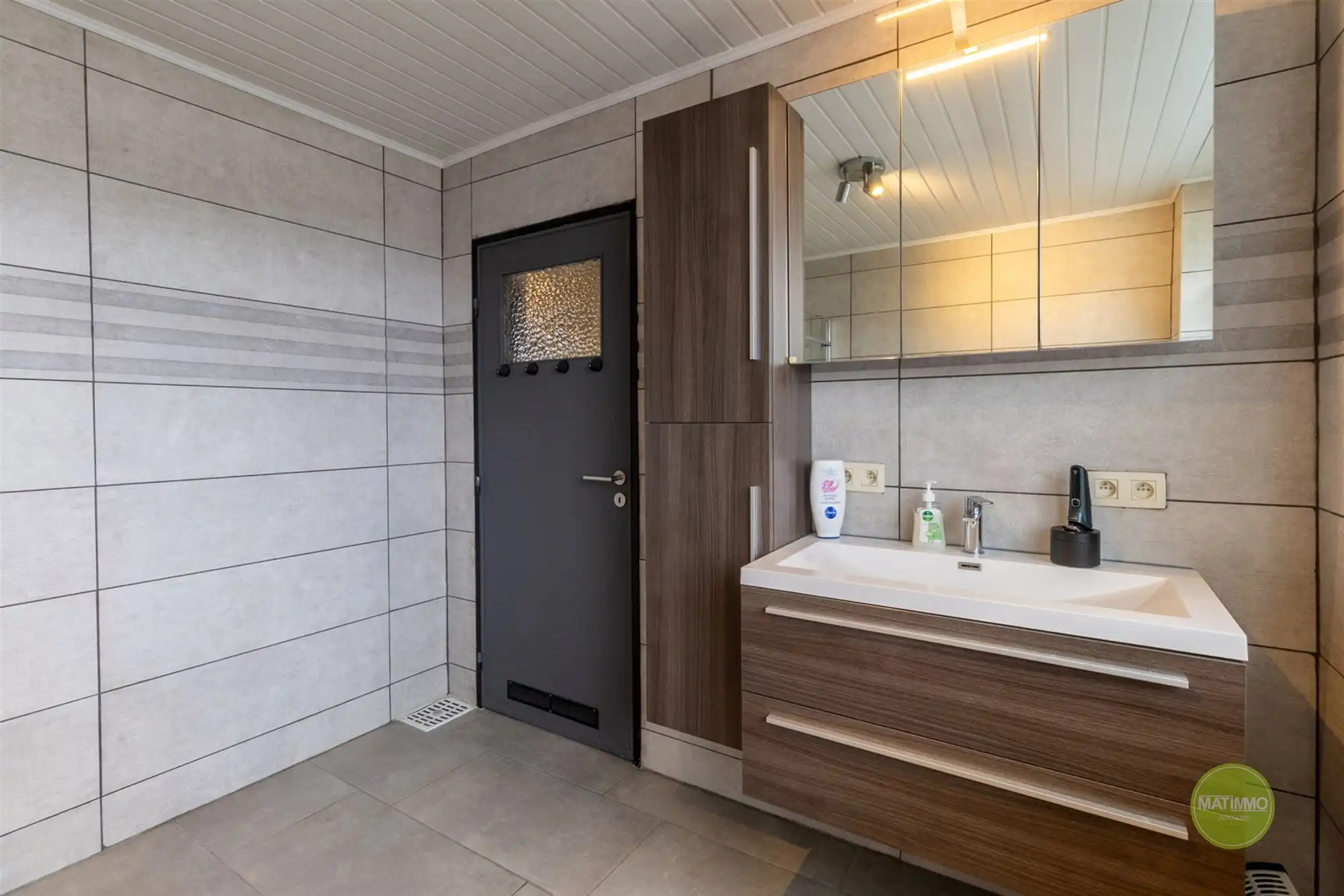 Rustig gelegen gezinswoning met 3 slaapkamers te Mol  foto 17