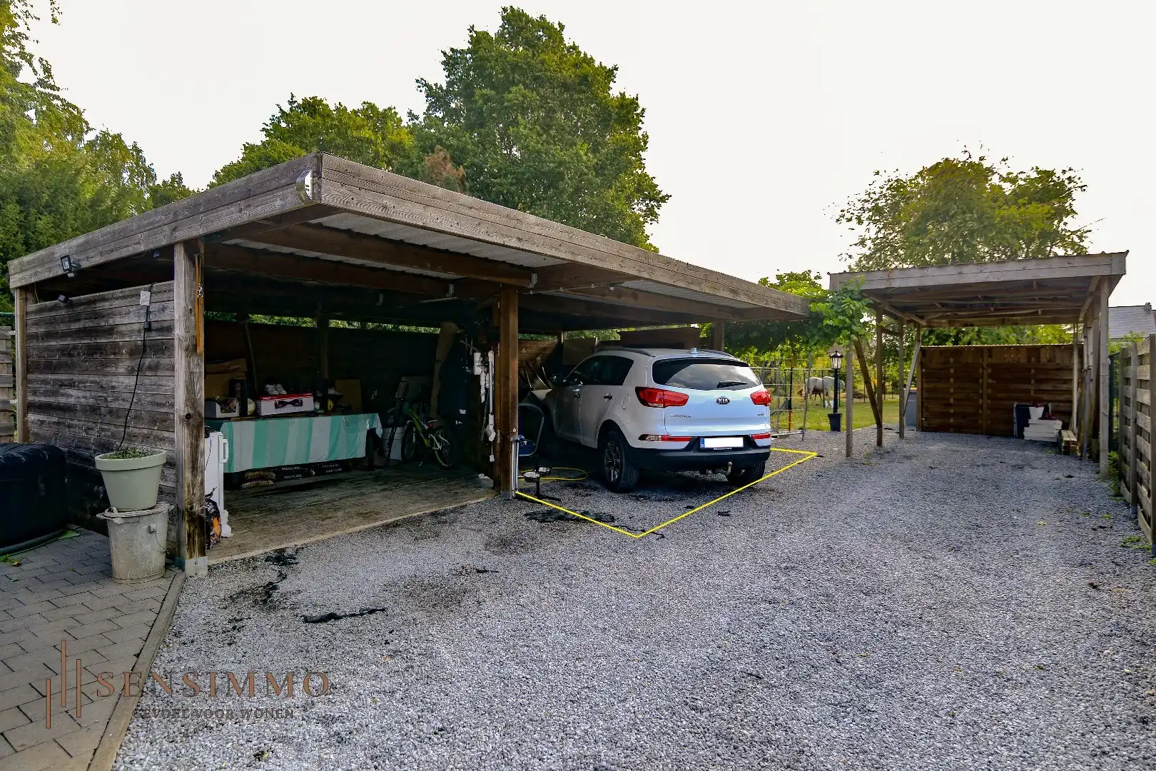 Ruim en instapklaar duplex appartement met carport en terras foto 22