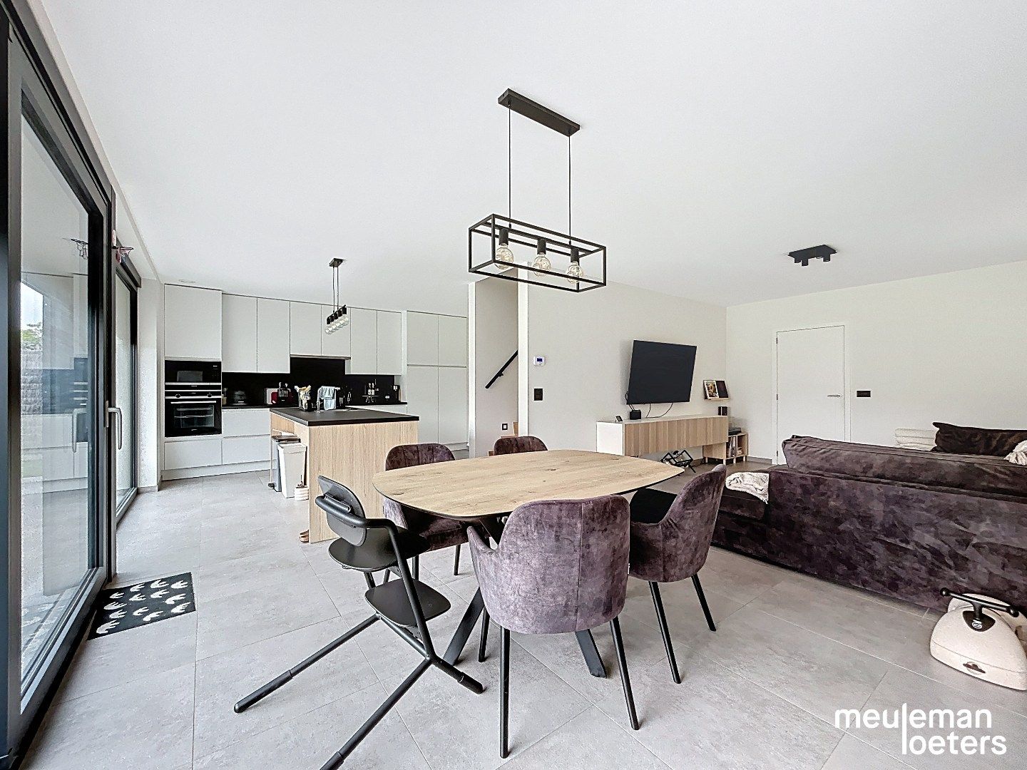 Recente woning op wandelafstand van commercieel centrum. foto 3