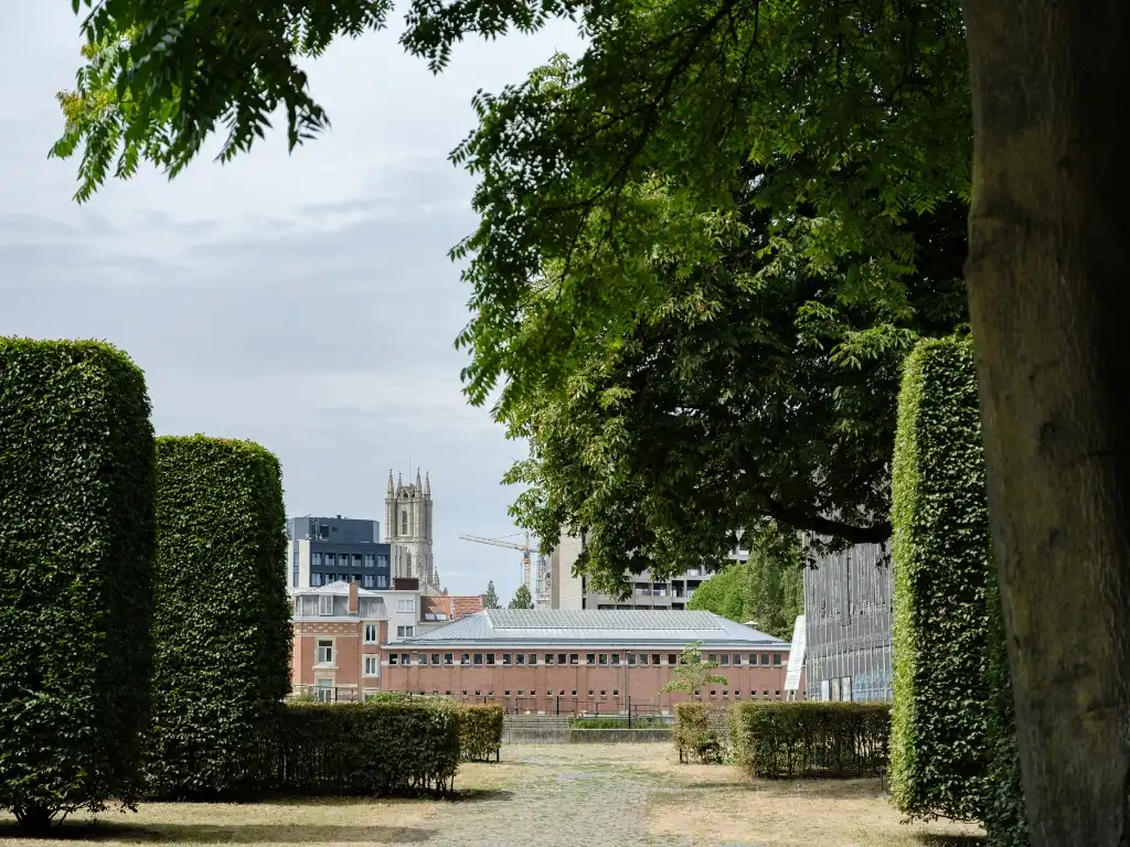 Te renoveren woning (163 m²) op een absolute toplocatie aan het water foto 4