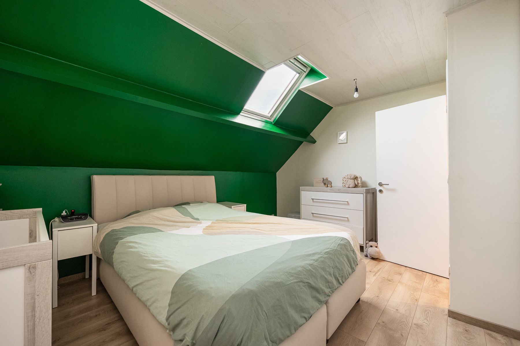 Charmante en goed onderhouden woning met 2 à 3 slk + garage foto 20