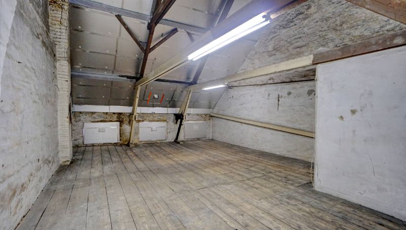 Ruime herenwoning met mogelijkheid praktijkruimte op 1 are 79 ca met stadstuintje foto 24