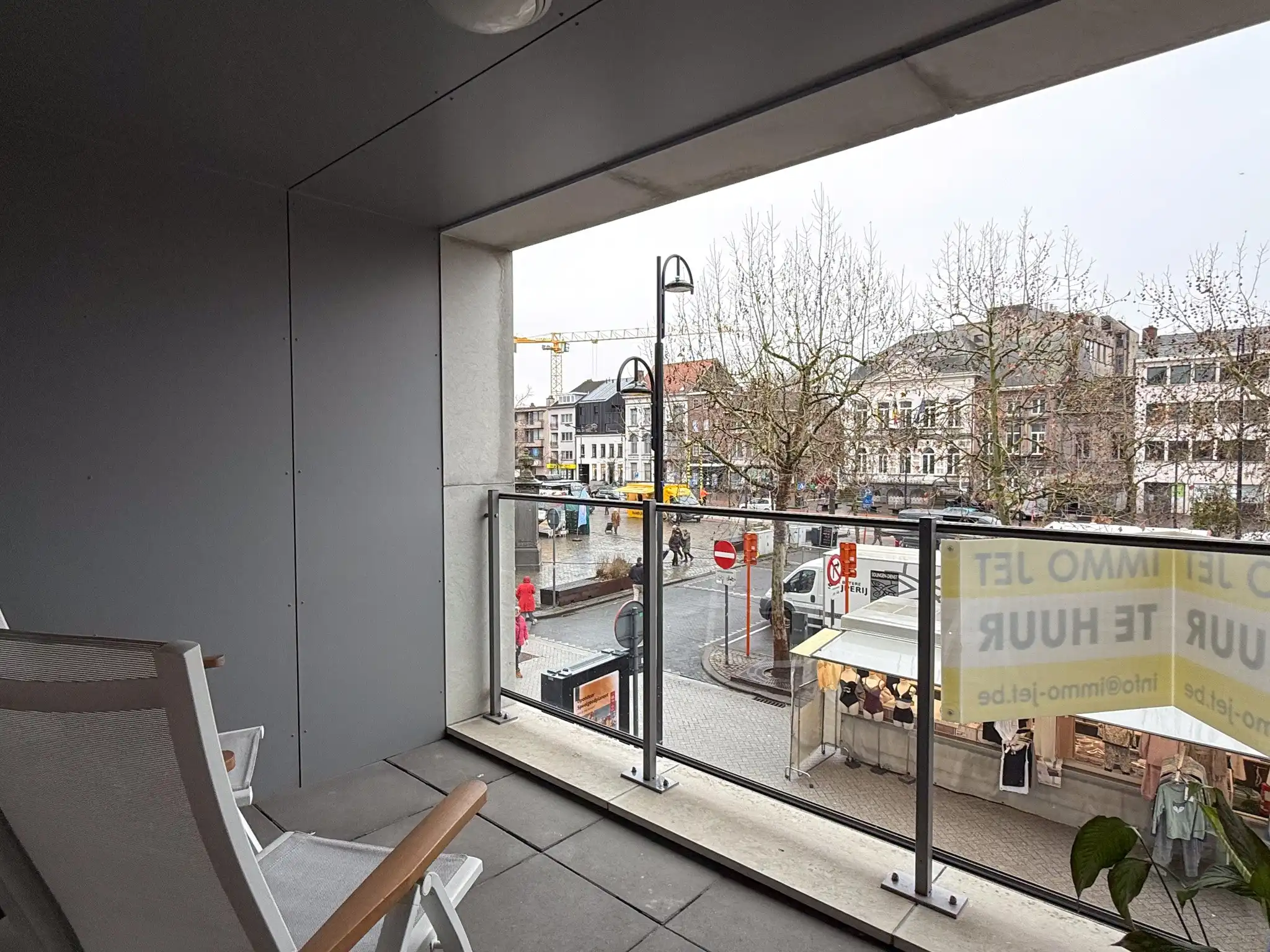Appartement met zicht op de Grote Markt  met 1 slaapkamer, 2 terrassen en autostaanplaats foto 8