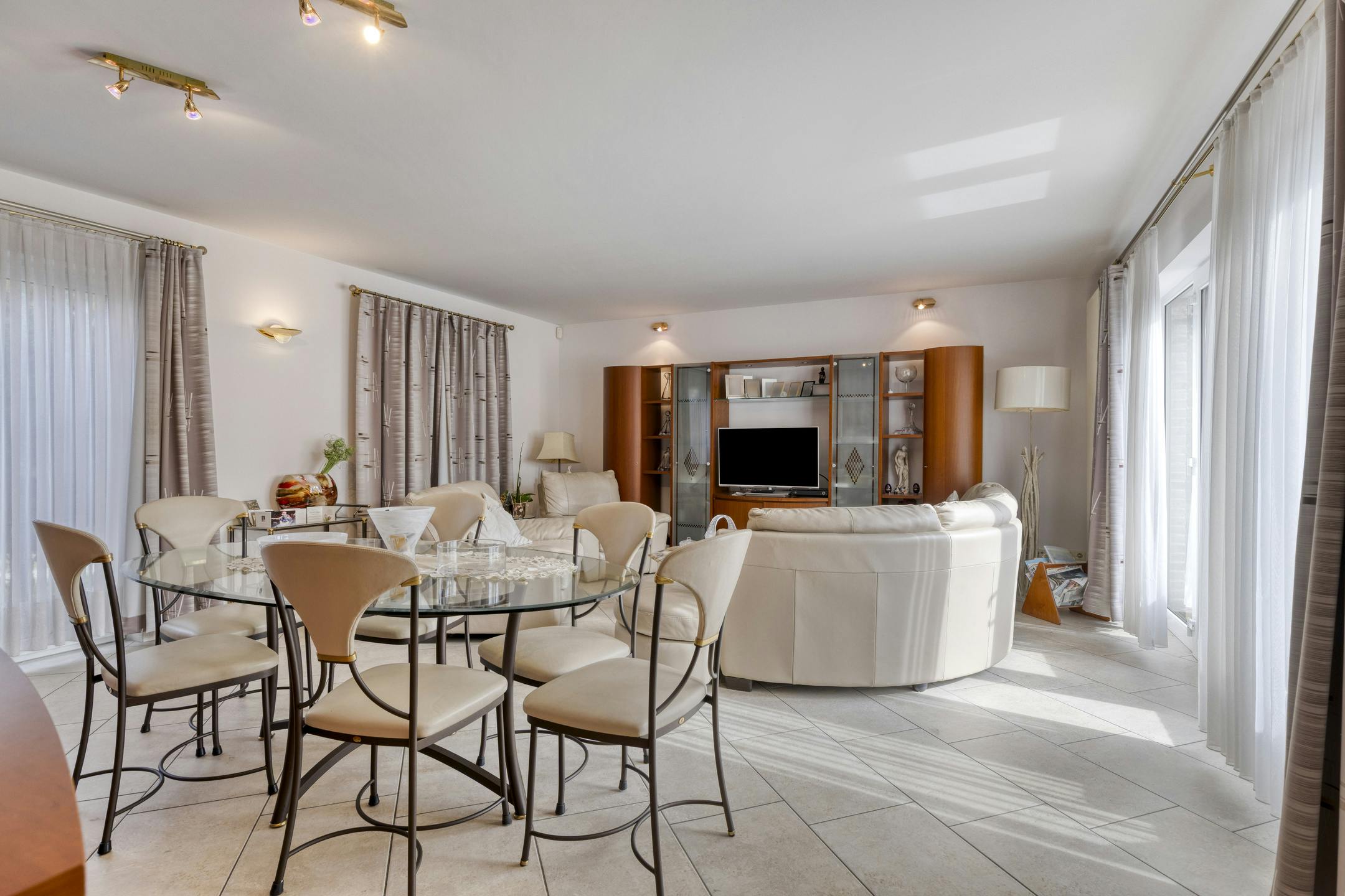 Viergevelwoning op 5a19ca op wandelafstand van het centrum van Strombeek foto 5