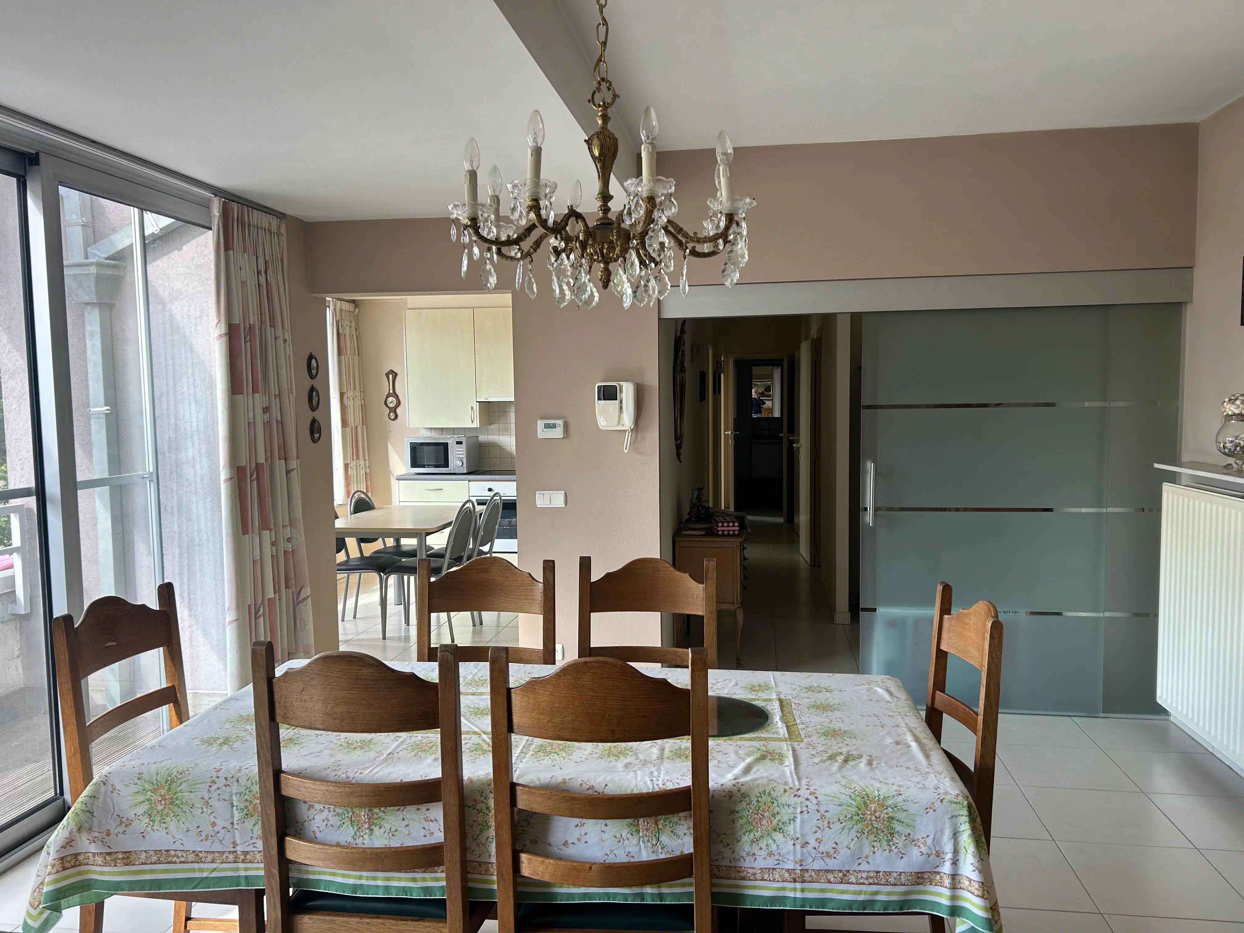 Verzorgd en centraal gelegen appartement met ruime zuid-terras en grote gemeenschappelijke tuin. foto 4