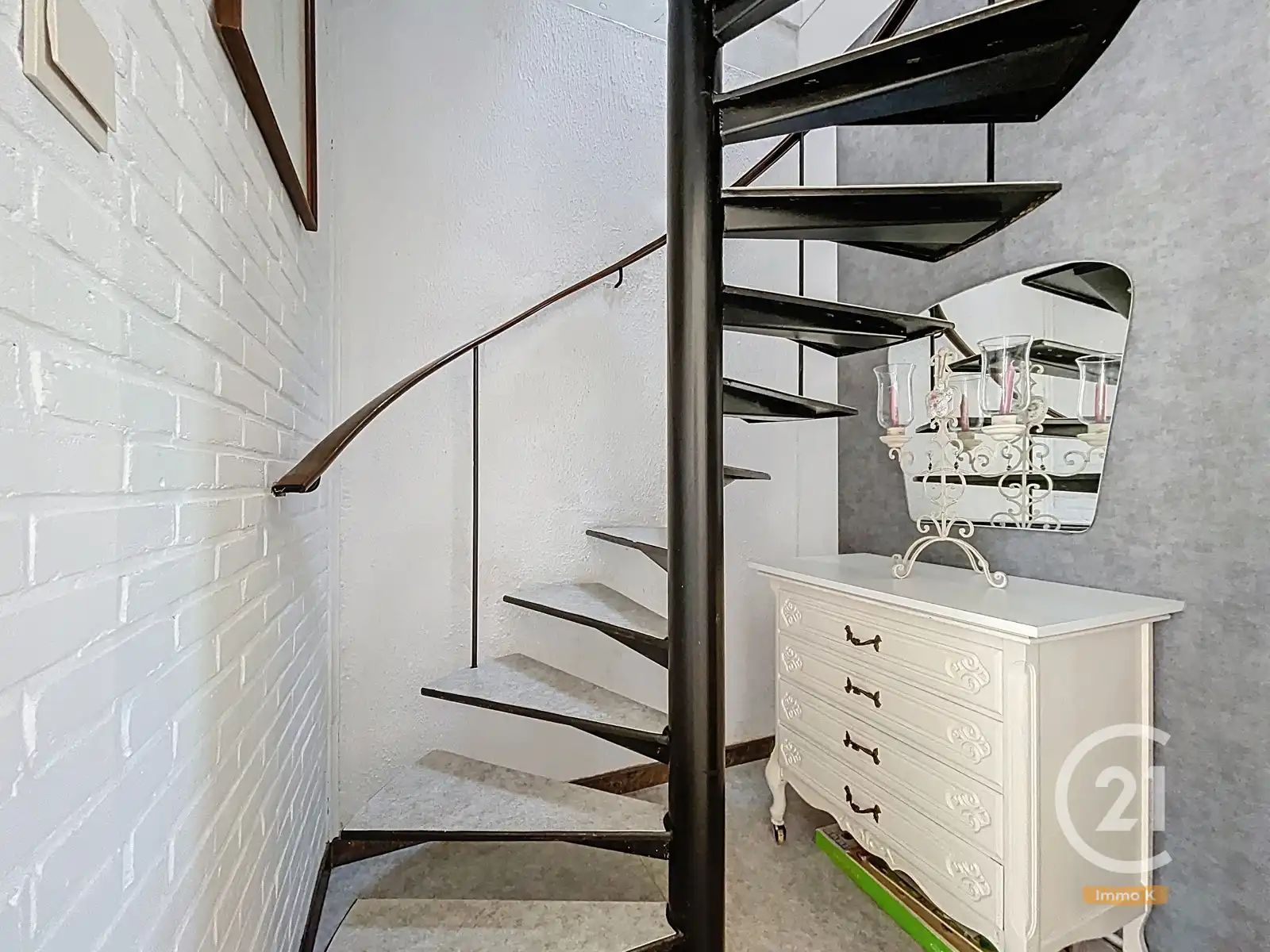 Knusse instapklare woning met ruime tuin en weide nabij E40 foto 13