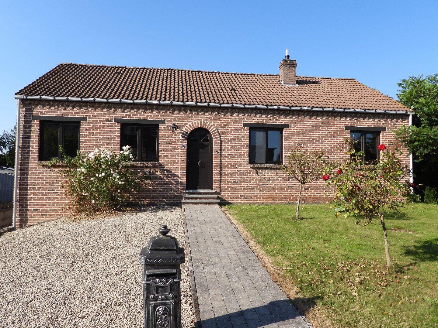 Woning te huur nabij het centrum van Zoutleeuw foto {{pictureIndex}}