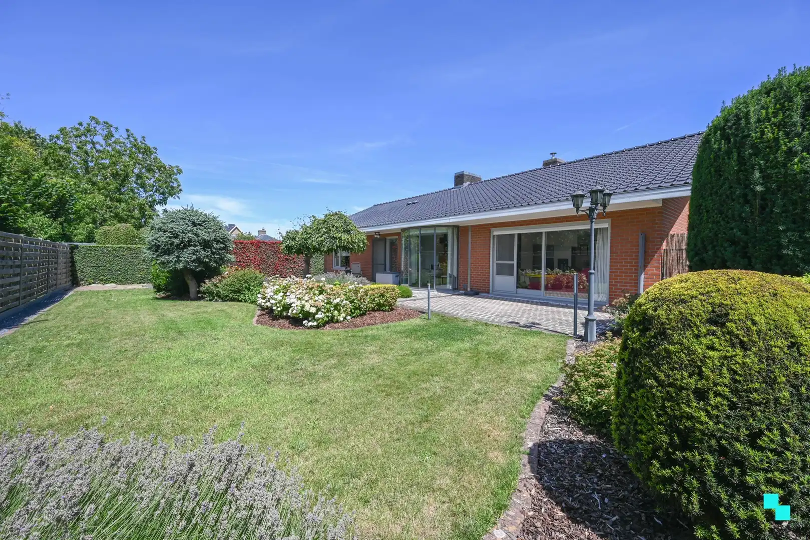 Ruime bungalow nabij centrum van Oostrozebeke foto 23