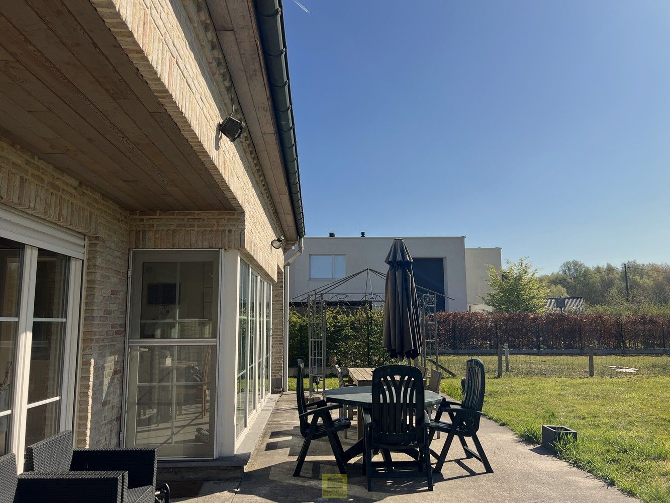 Stijlvolle villa met landelijk zicht foto 16