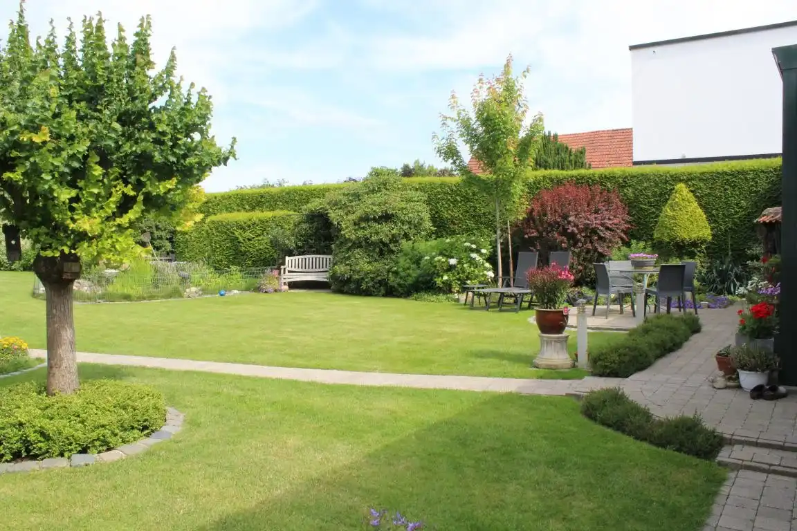 Landelijke laagbouwwoning op ongeveer +/- 1300m² foto 16