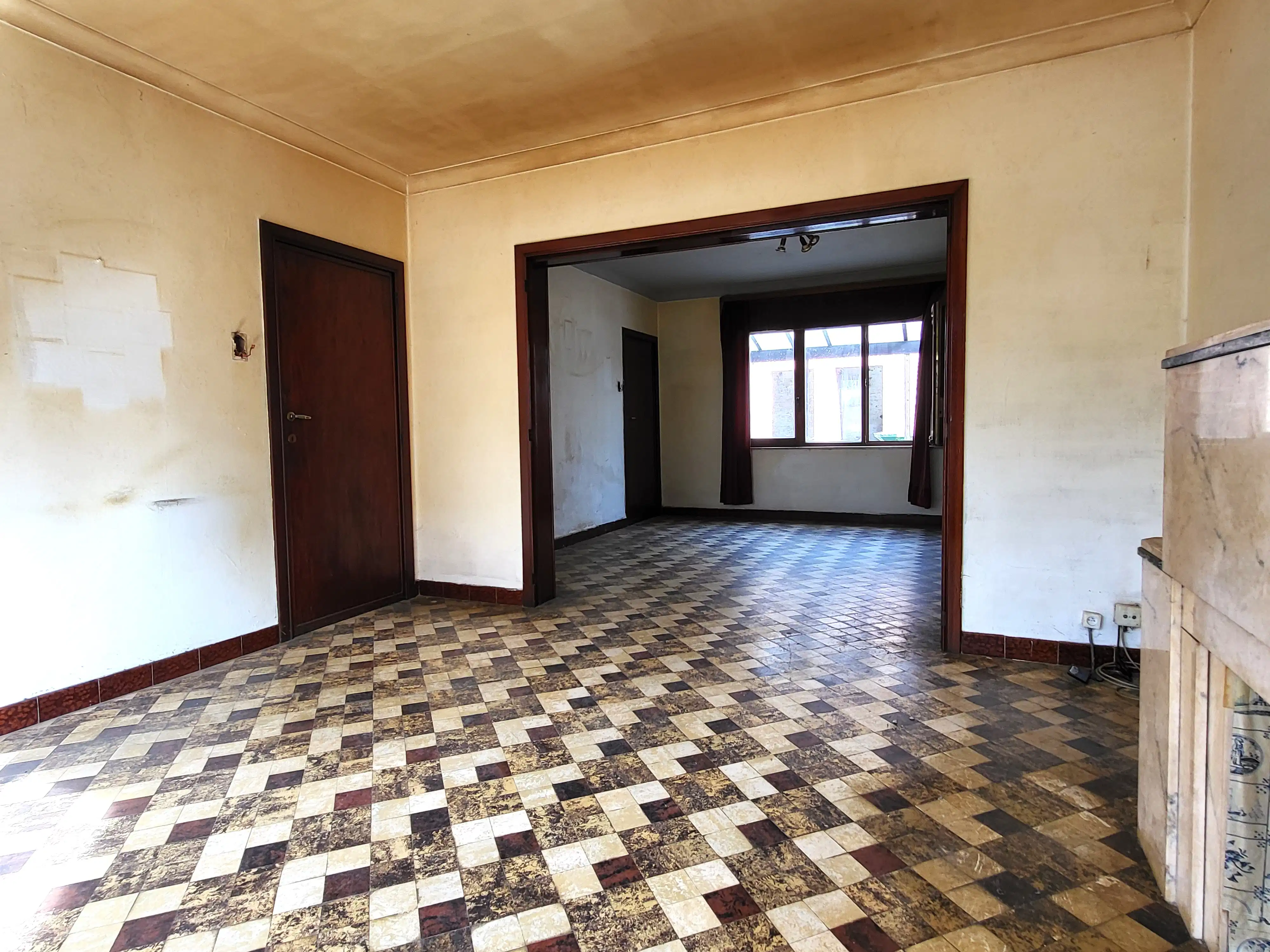 Te renoveren woning met veel charme en ruime tuin op 671 m².  foto 14