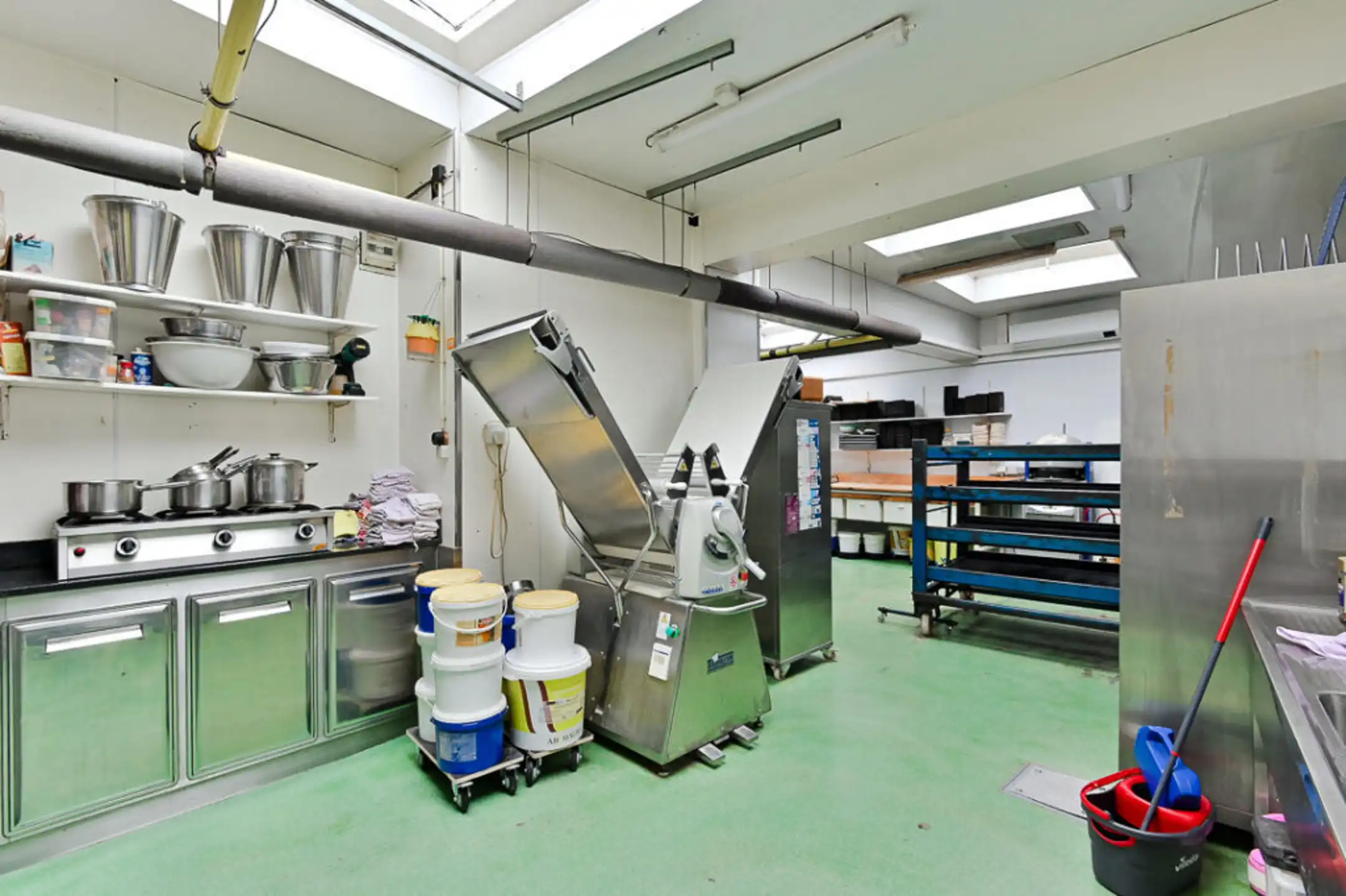 Veelzijdig handelspand op TOP-locatie foto 23