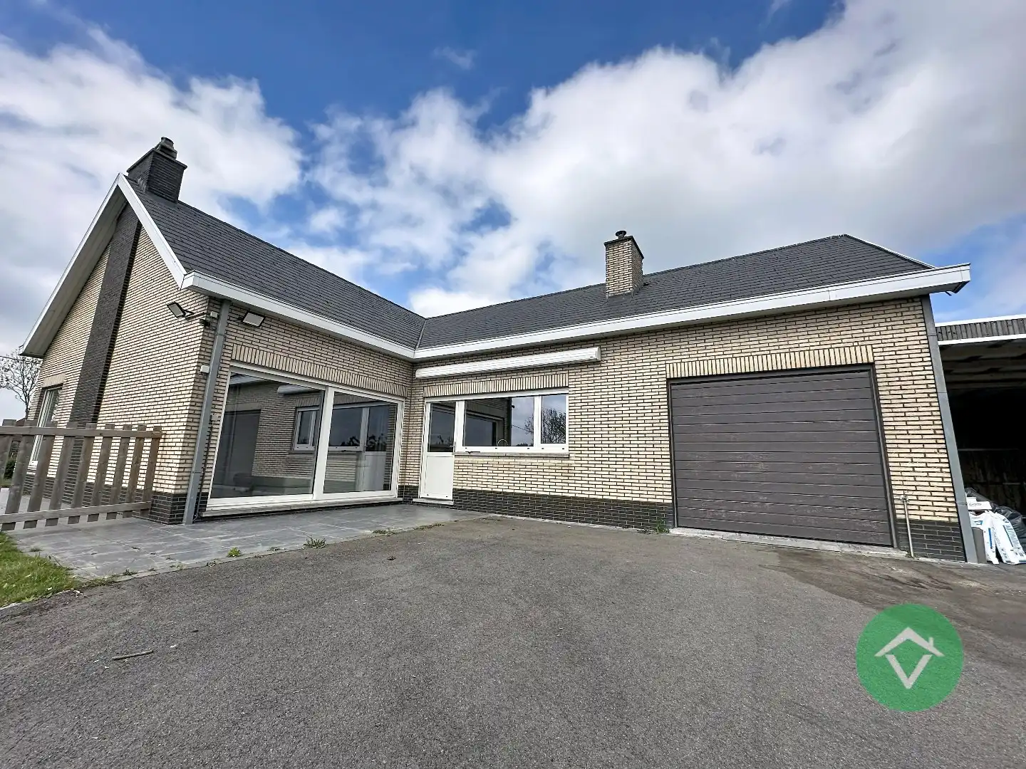 Statige bungalow op 1.811m² met landelijk zicht, drie slaapkamers en twee garages te Ichtegem foto 27