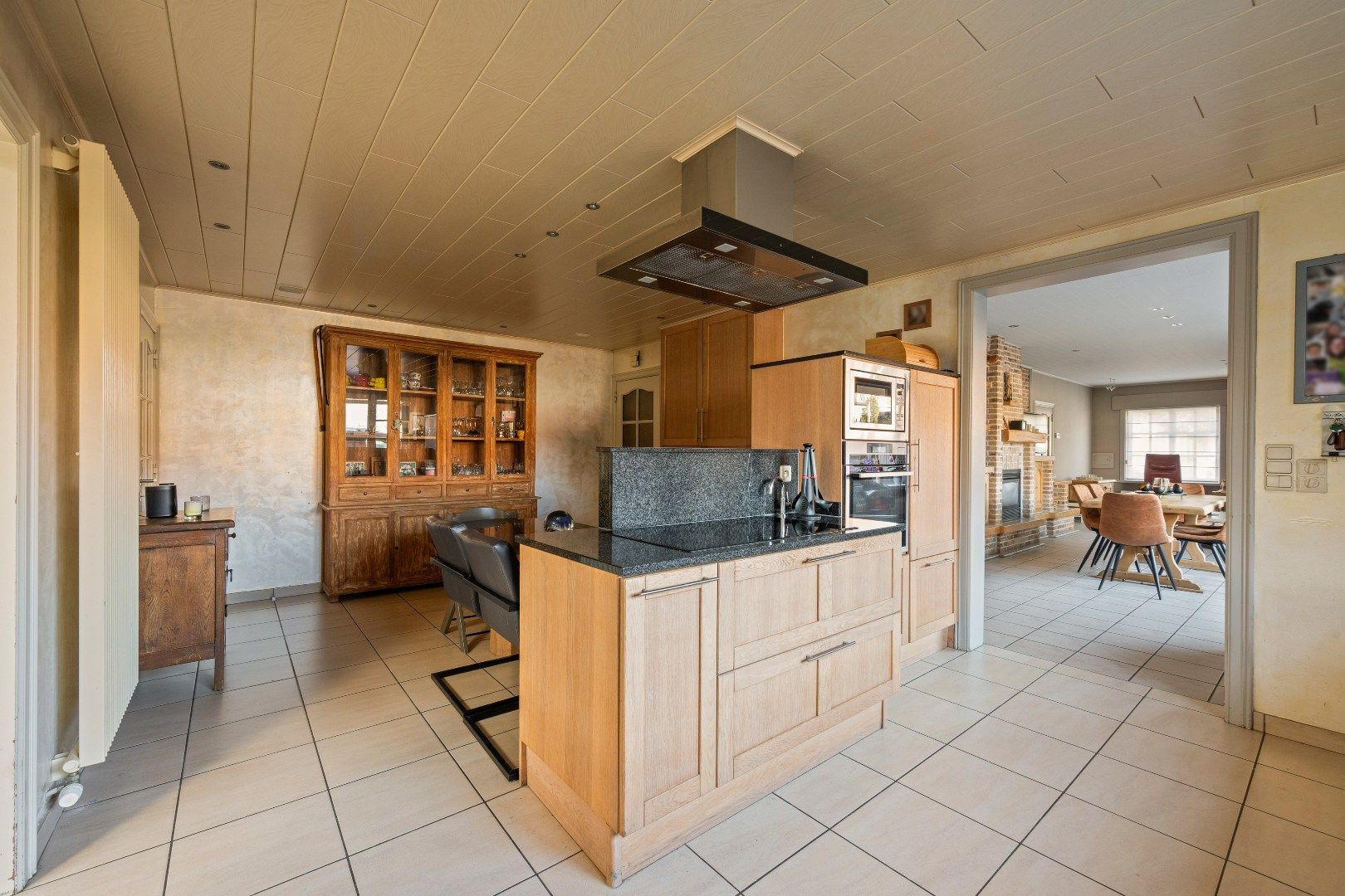 Instapklare halfopen woning met 3 slaapkamers, garage, tuin en mancave in Mesen foto 8