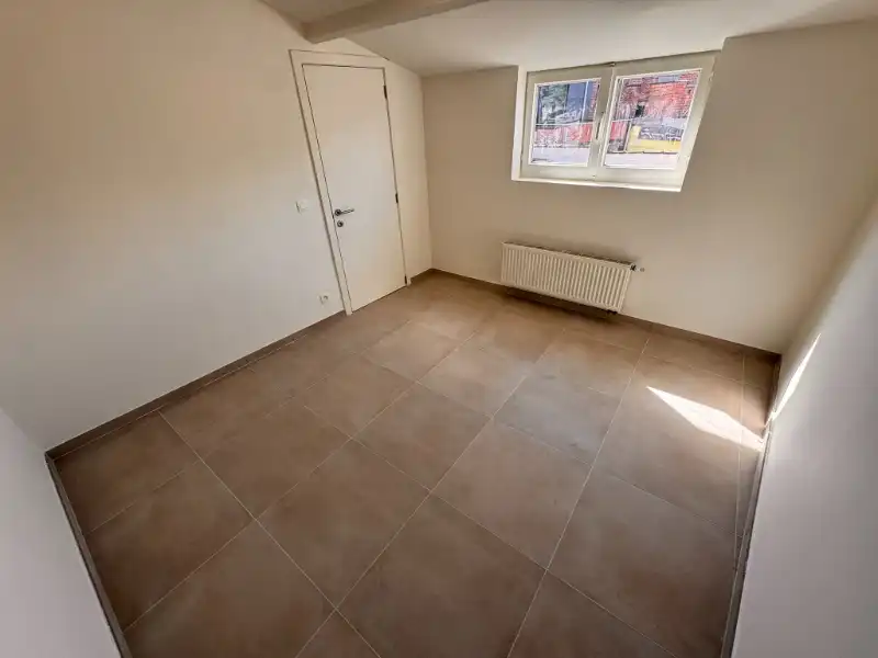 --- NIEUW ---&nbsp;Gerenoveerd 2-slaapkamerappartement nabij UZ! foto 10